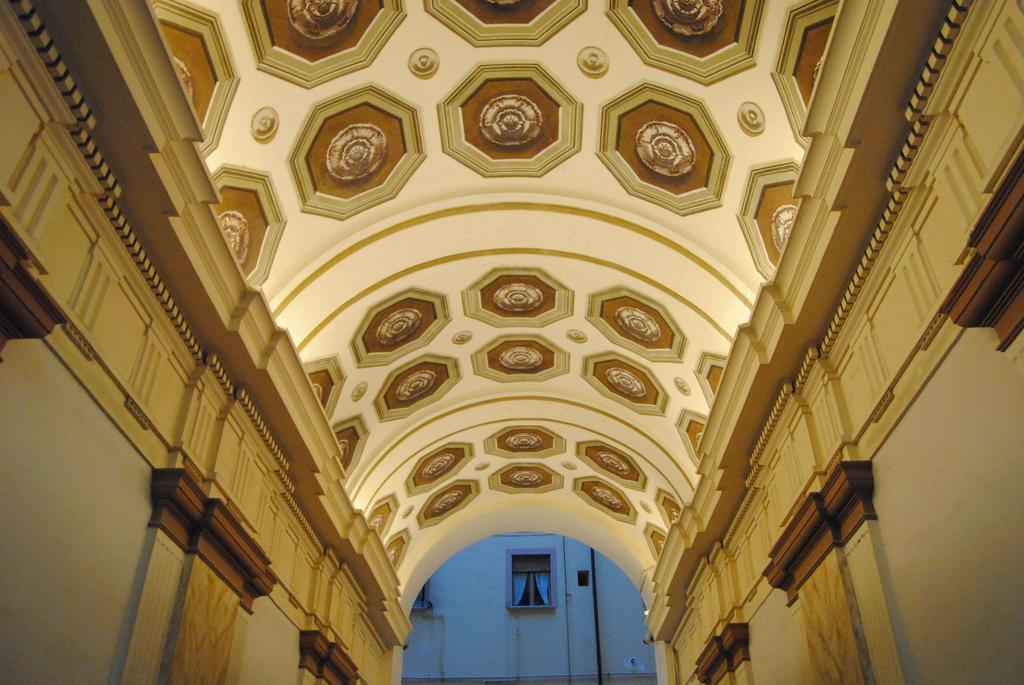 Parthenope 3*