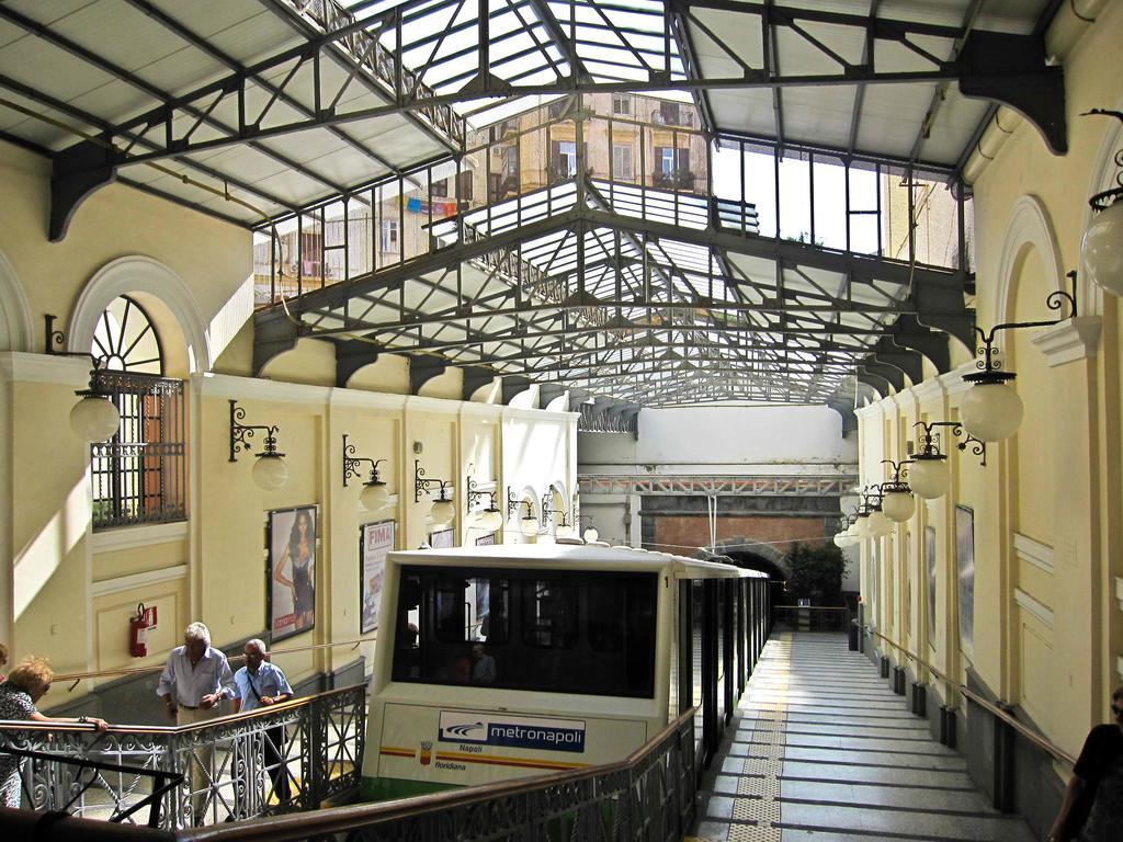 Parthenope Couette-café Naples