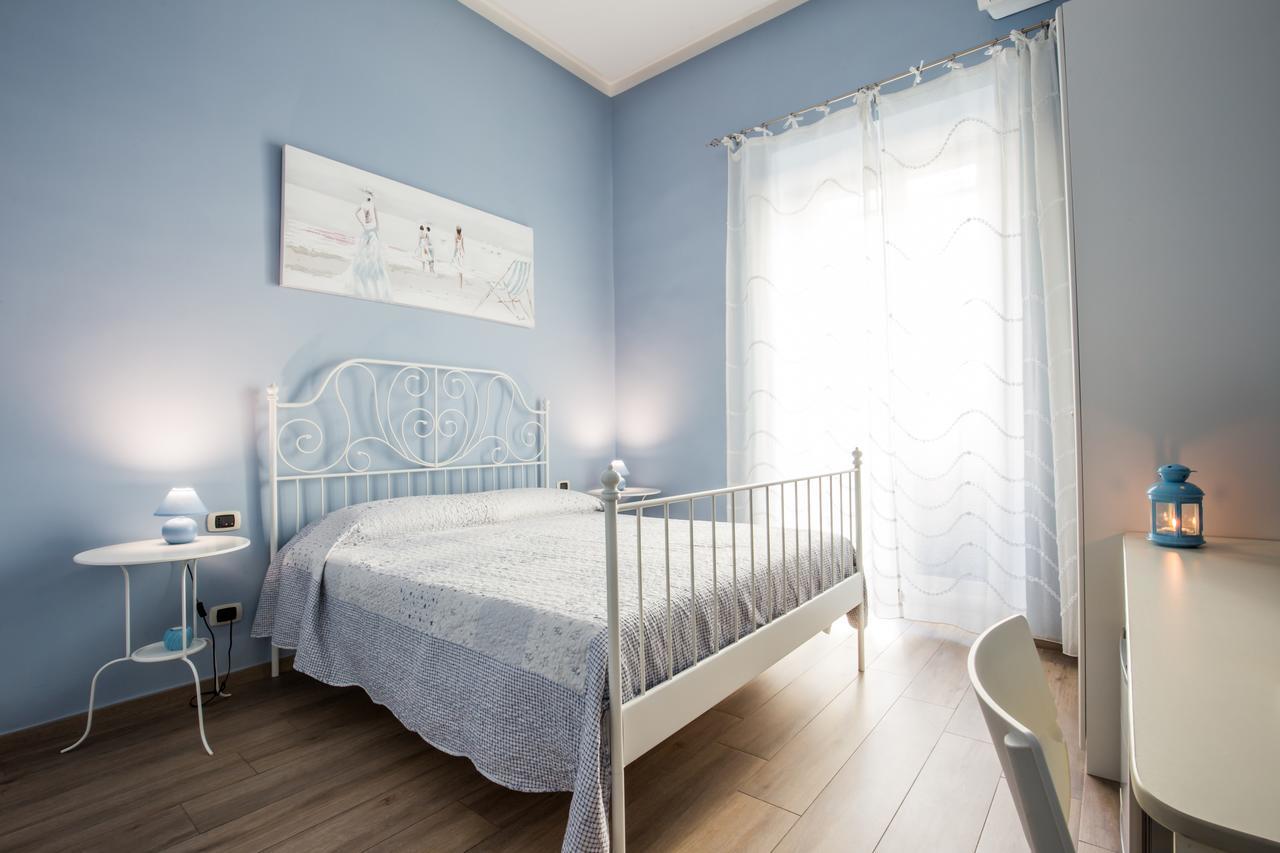 Couette-café Parthenope 3*